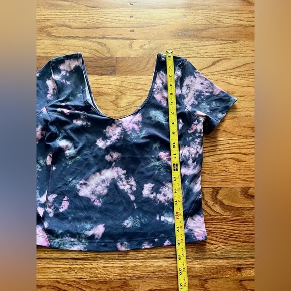 Lululemon Crop Tank Top - Tie Dye - size 8 - Picture 4 of 8
